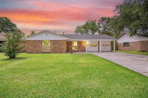 2113 22nd Avenue N Texas City TX 77590