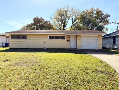 1521 15th Avenue N Texas City TX 77590
