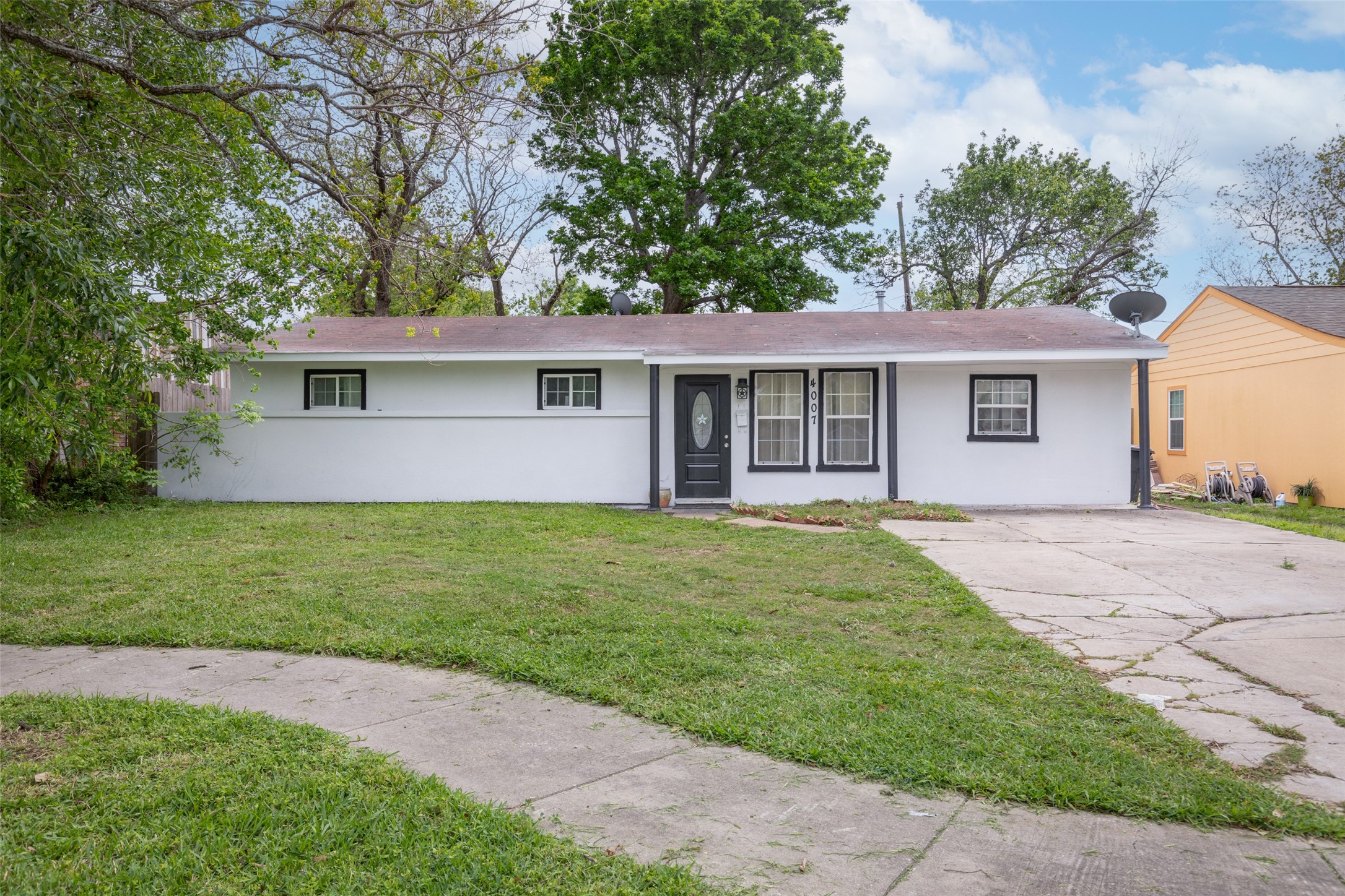 4007 Brookmeade Drive Houston TX 77045