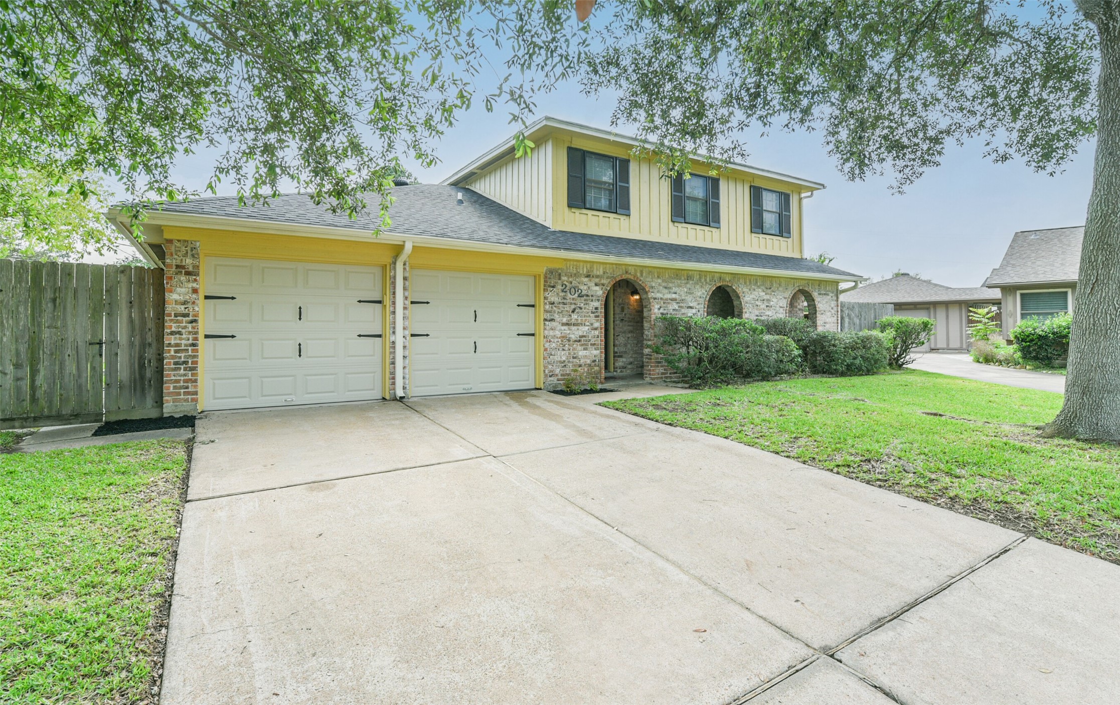 202 Rampart Court League City TX 77573
