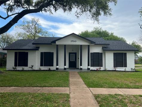 1700 Capri Lane Seabrook TX 77586