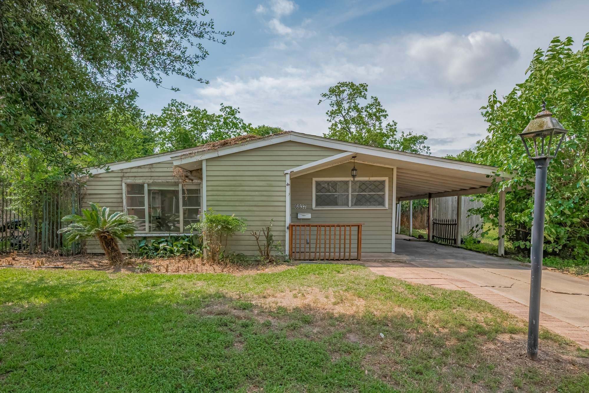 6937 Burgess Street Houston TX 77021