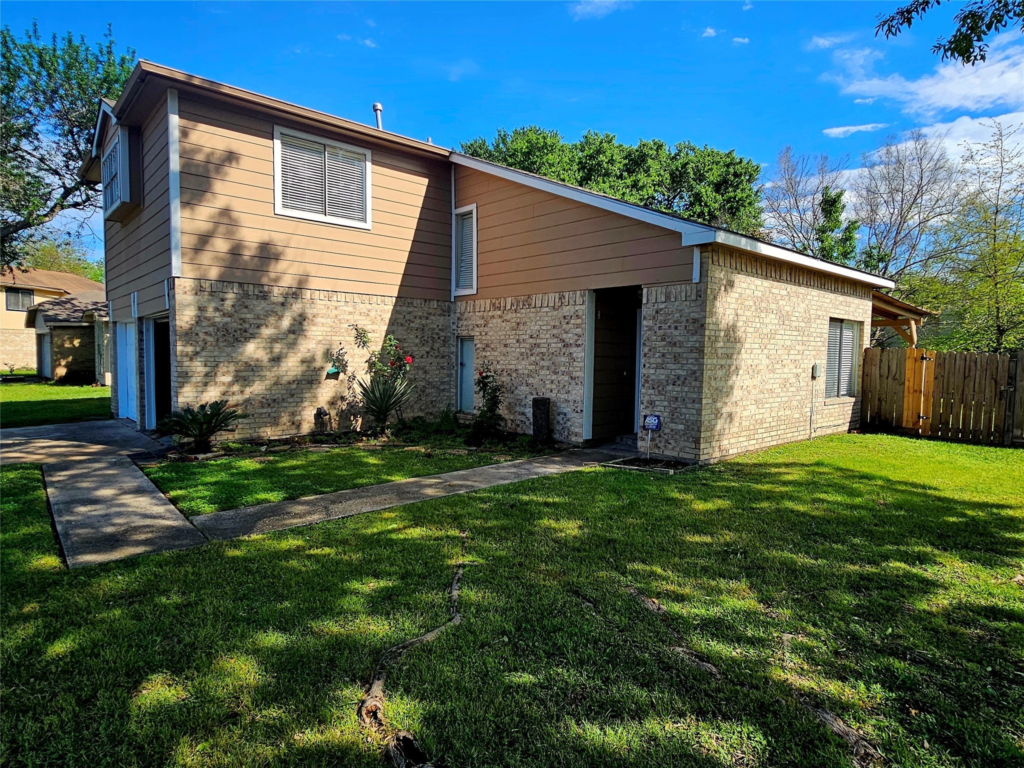 16002 N Sky Court Houston TX 77073
