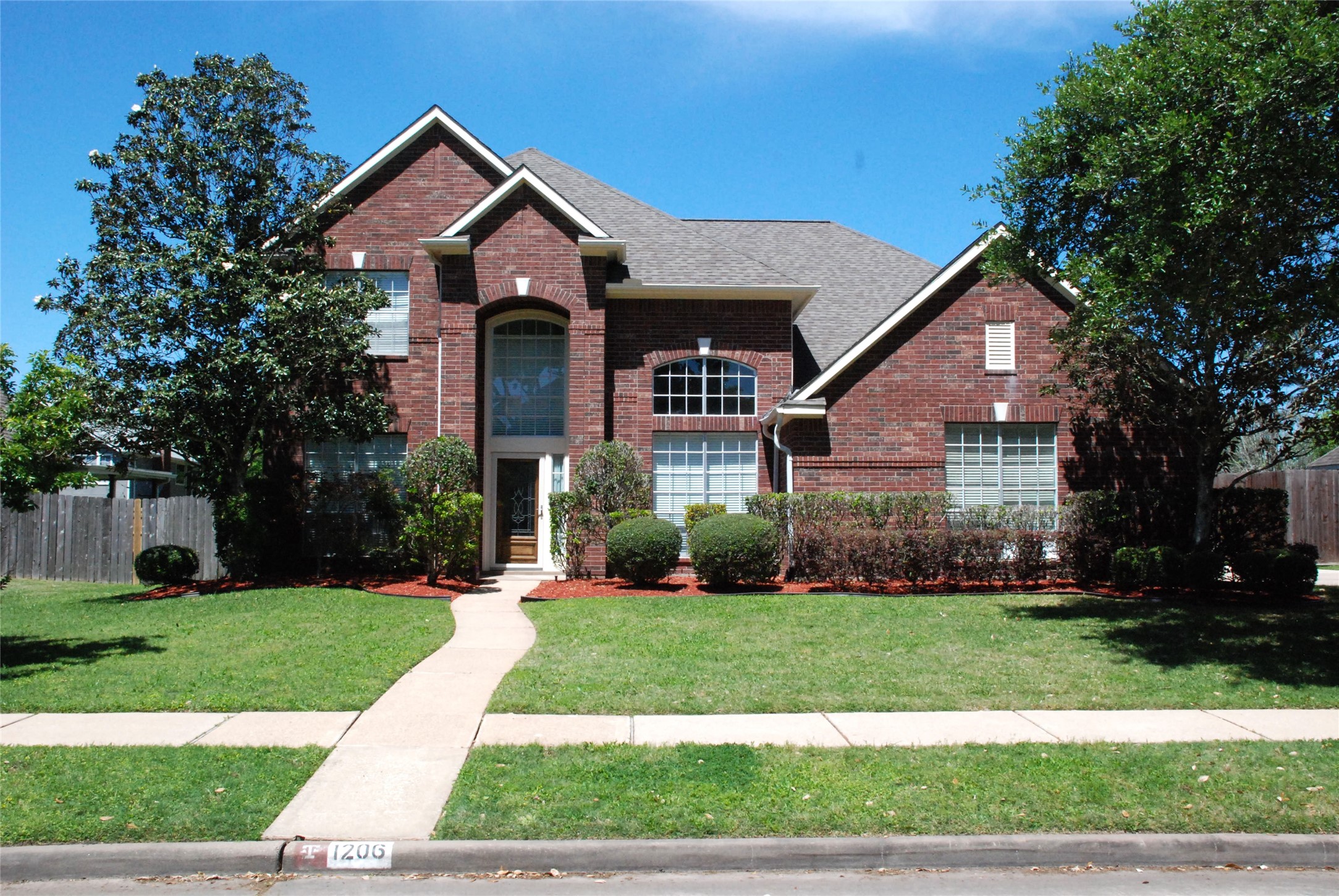 1206 Cambridge Drive Friendswood TX 77546