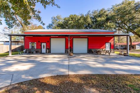 752 County Road 2250 Cleveland TX 77327