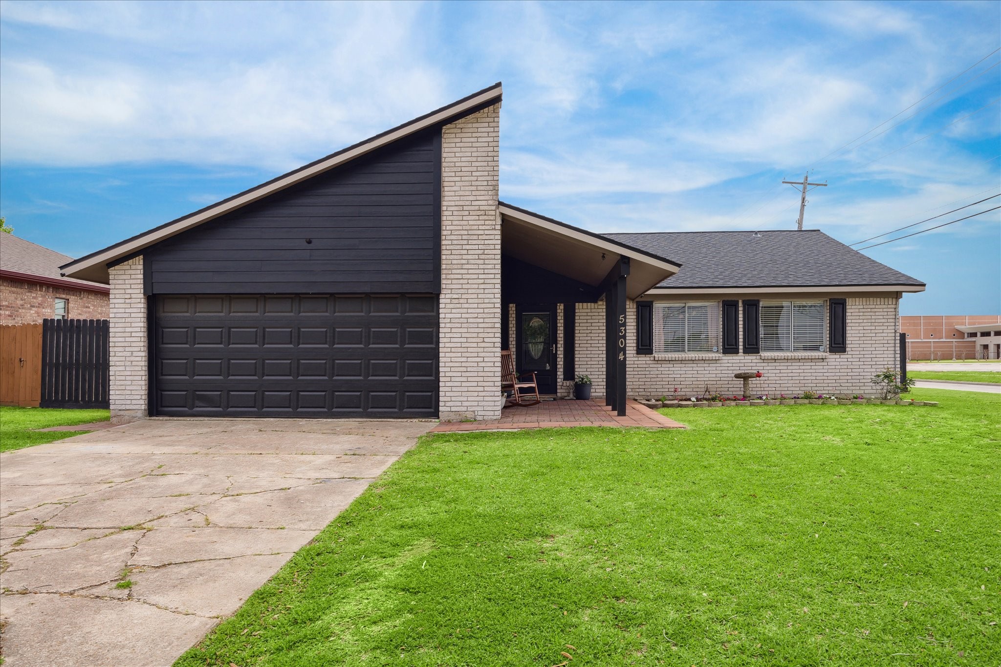 5304 Honeyvine Drive Dickinson TX 77539