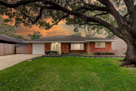 8705 Bob White Drive Houston TX 77074