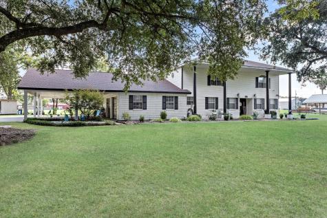 9001 Oak Vista Orange TX 77630