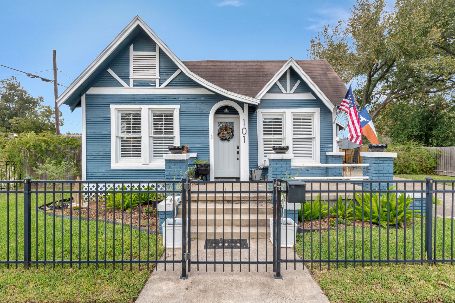 101 N Cameron Street Victoria TX 77901