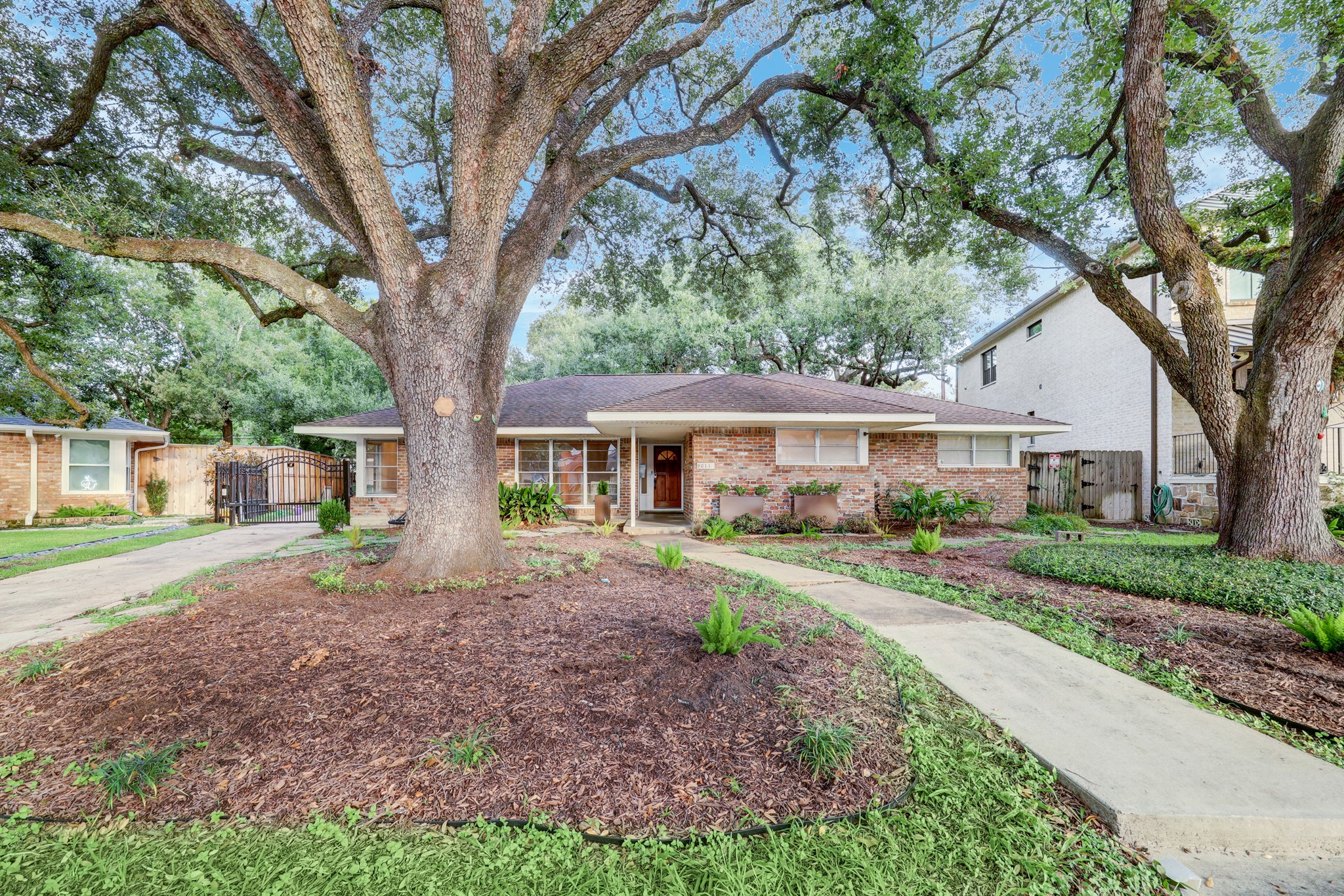 9011 Latma Court Houston TX 77025