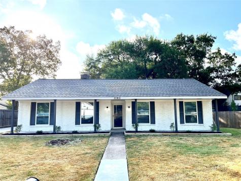 11911 Amblewood Drive Meadows Place TX 77477