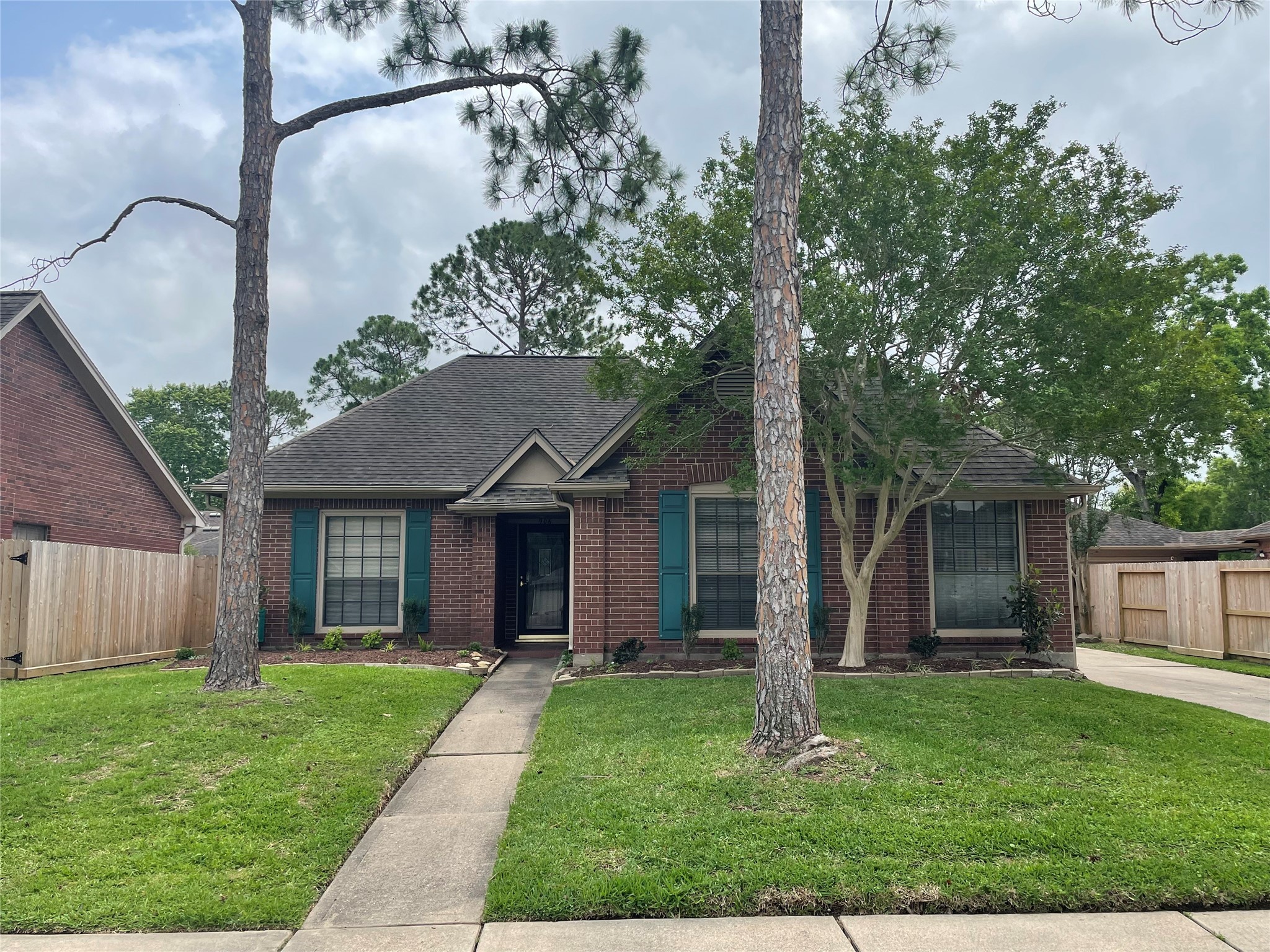 906 Sunrise Knoll Way Houston TX 77062