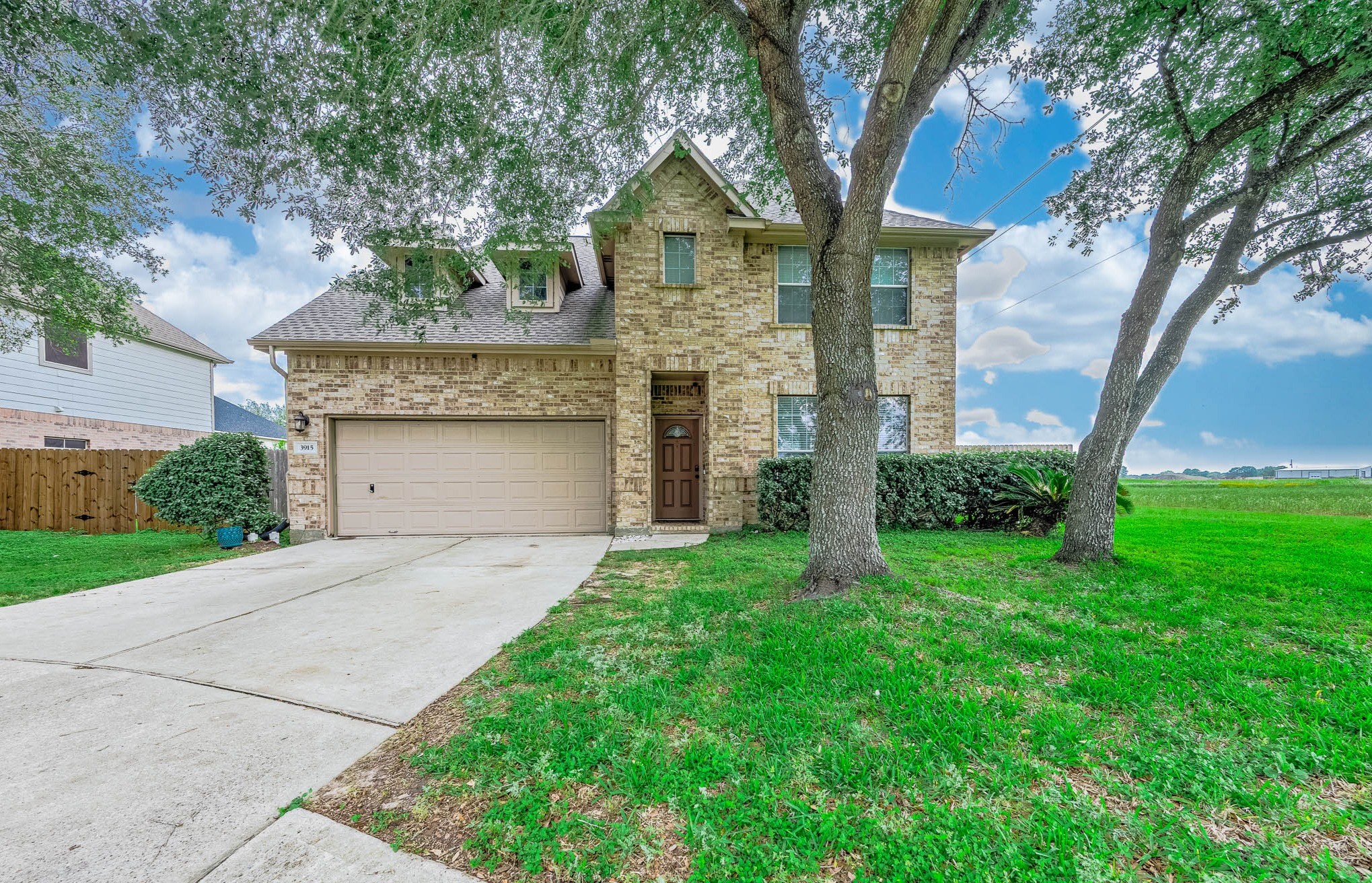 3915 Conroe Lake Court Pearland TX 77581