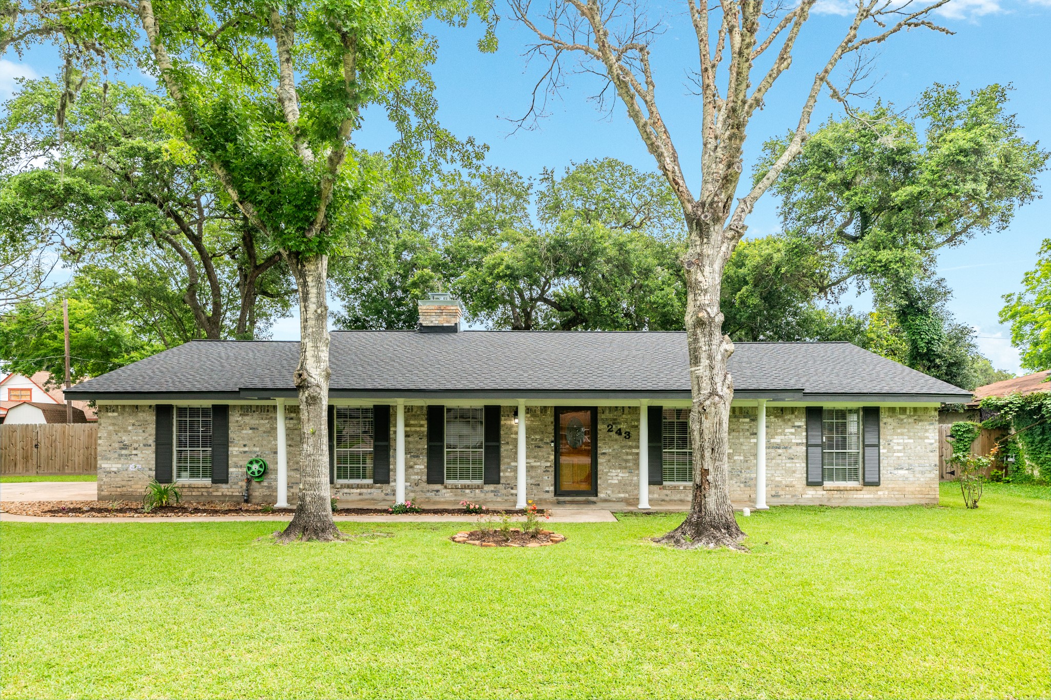 243 Barbara Drive Clute TX 77531