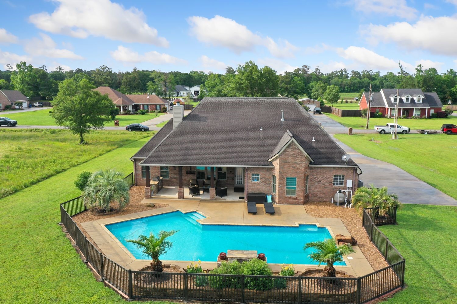 9145 Parkwood Orange TX 77630
