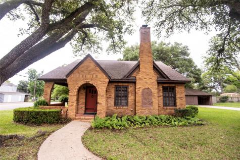 323 E Austin Street Bellville TX 77418