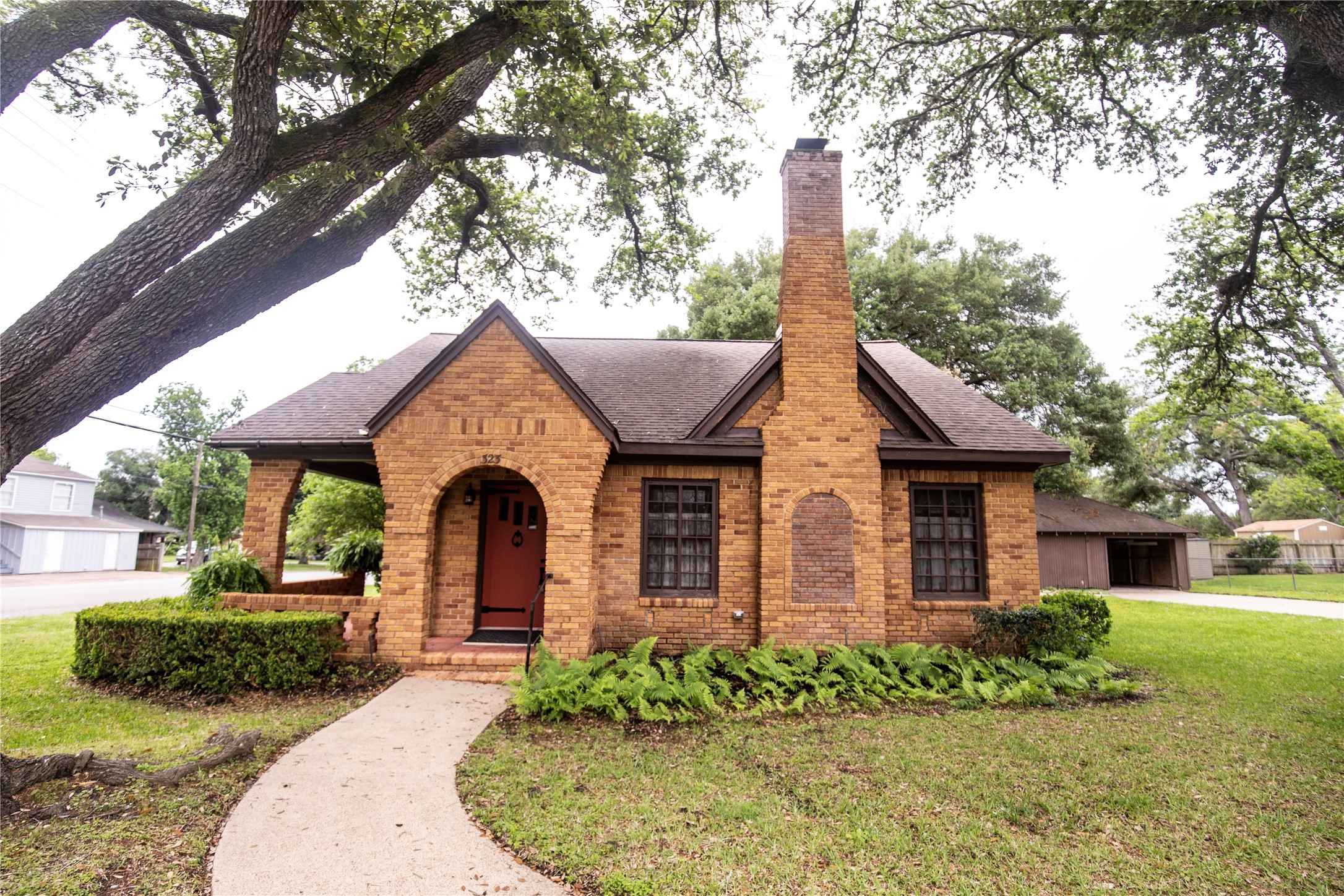 323 E Austin Street Bellville TX 77418