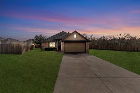 109 Oakwood Court Huntsville TX 77320