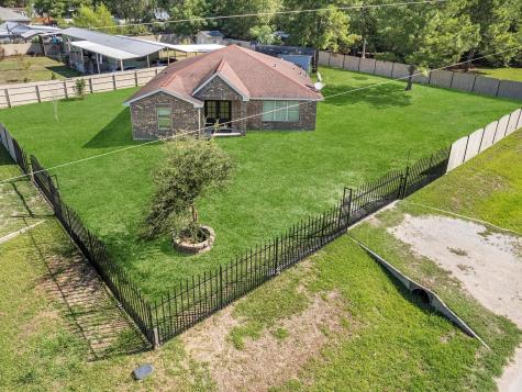 233 County Road 3418 Cleveland TX 77327