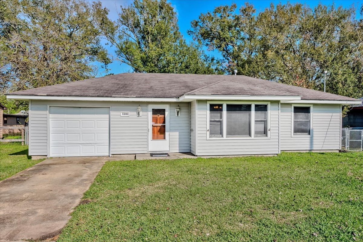 5240 Lincoln Avenue Groves TX 77619