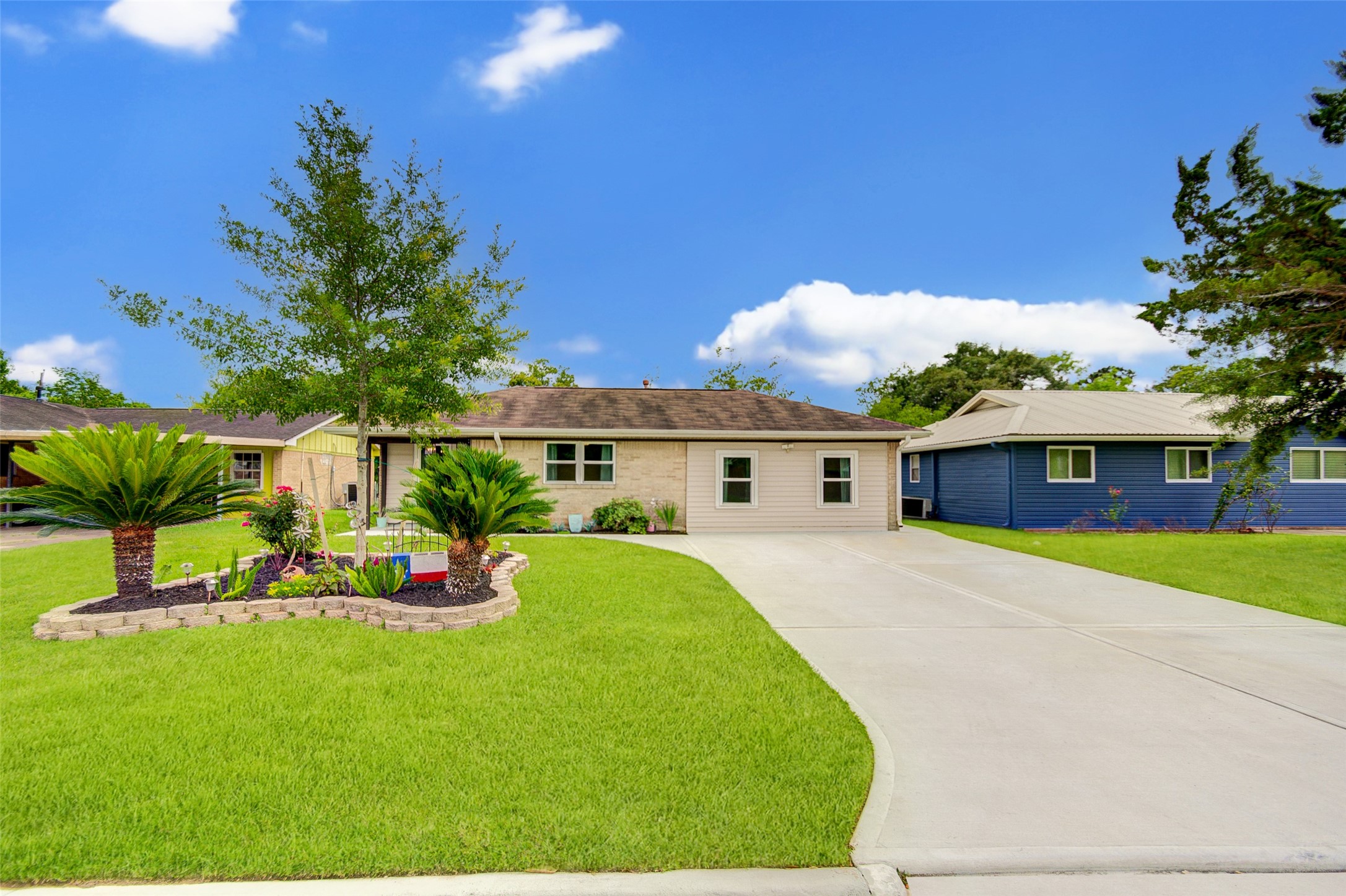 905 Temple Drive Hitchcock TX 77563