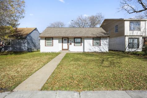 706 13th Avenue N Texas City TX 77590