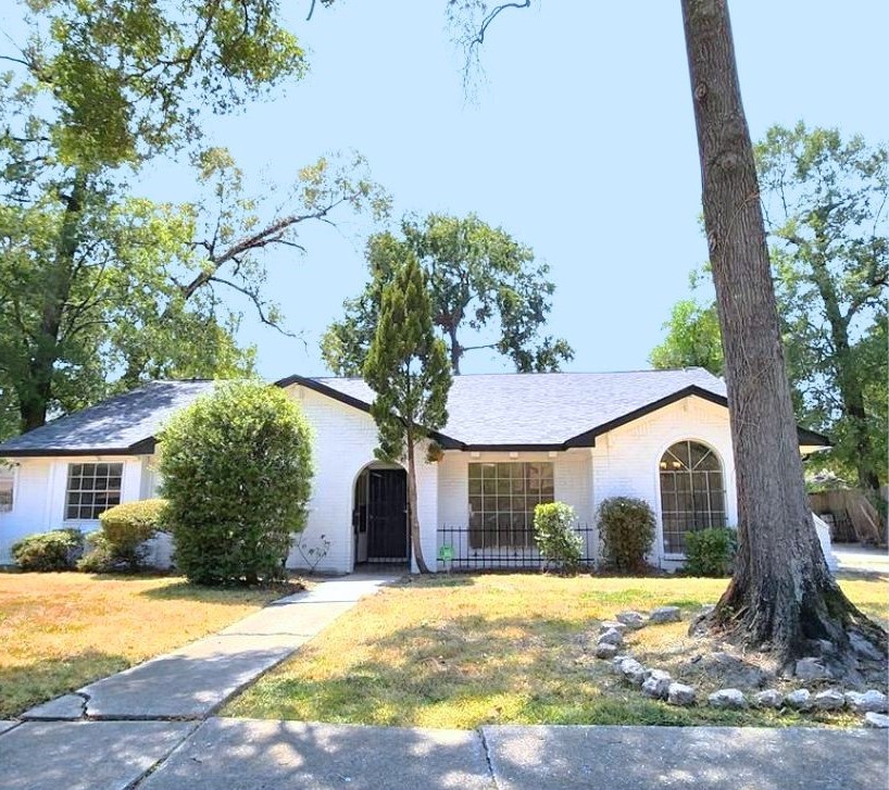 326 Kingscourt Drive Houston TX 77015