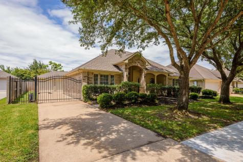933 Mystic Village Lane Seabrook TX 77586