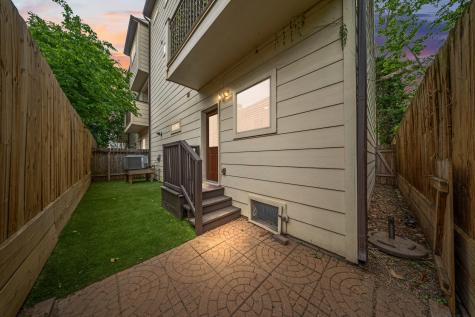 5739 Petty Street Houston TX 77007