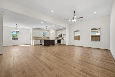 708 Duncan Avenue Cleveland TX 77327