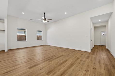 708 Duncan Avenue Cleveland TX 77327