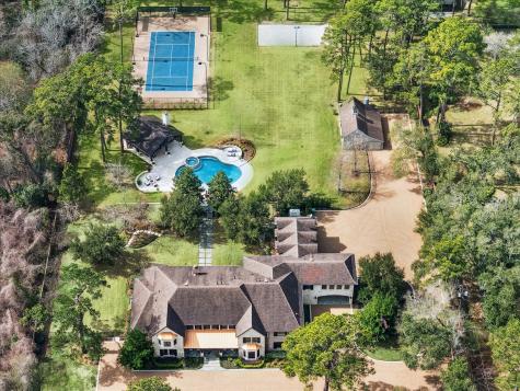 21 W Rivercrest Drive Houston TX 77042