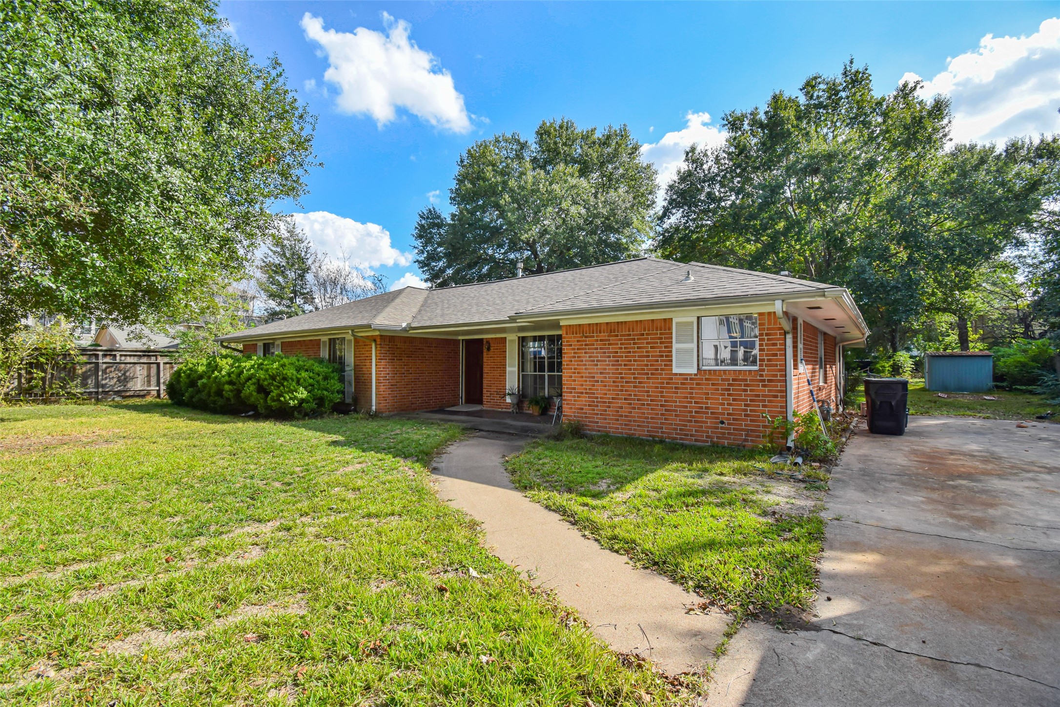 9425 Kerrwood Lane Houston TX 77080
