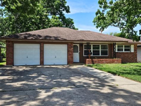 111 Carnation Street Richwood TX 77566