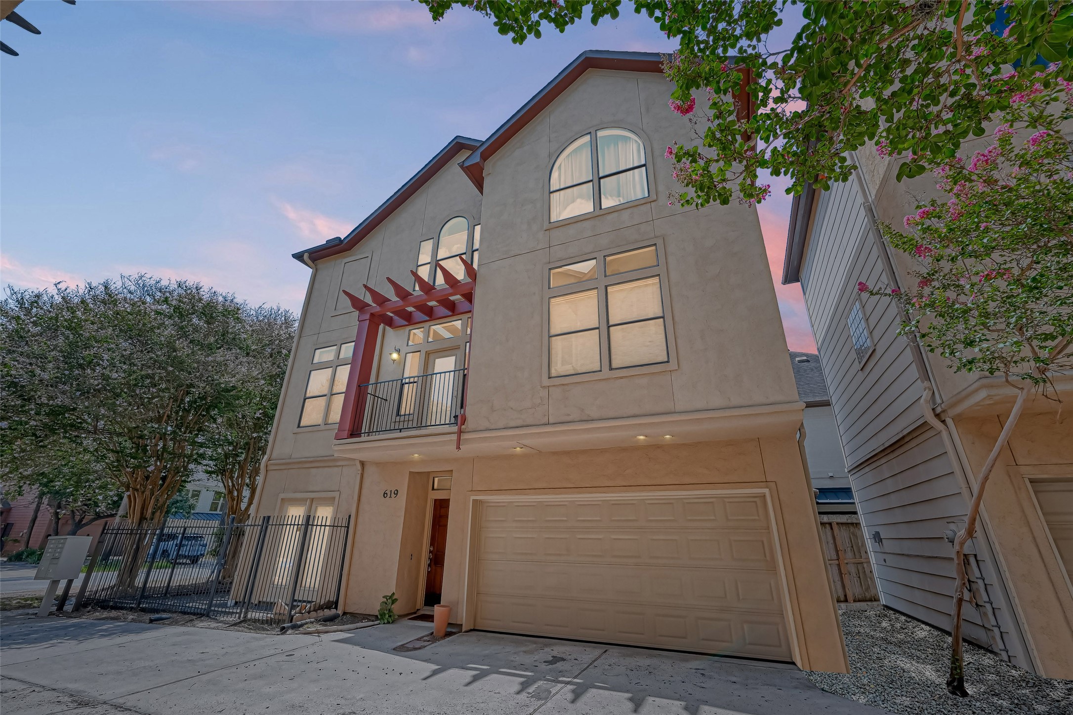 619 Birdsall Street Houston TX 77007