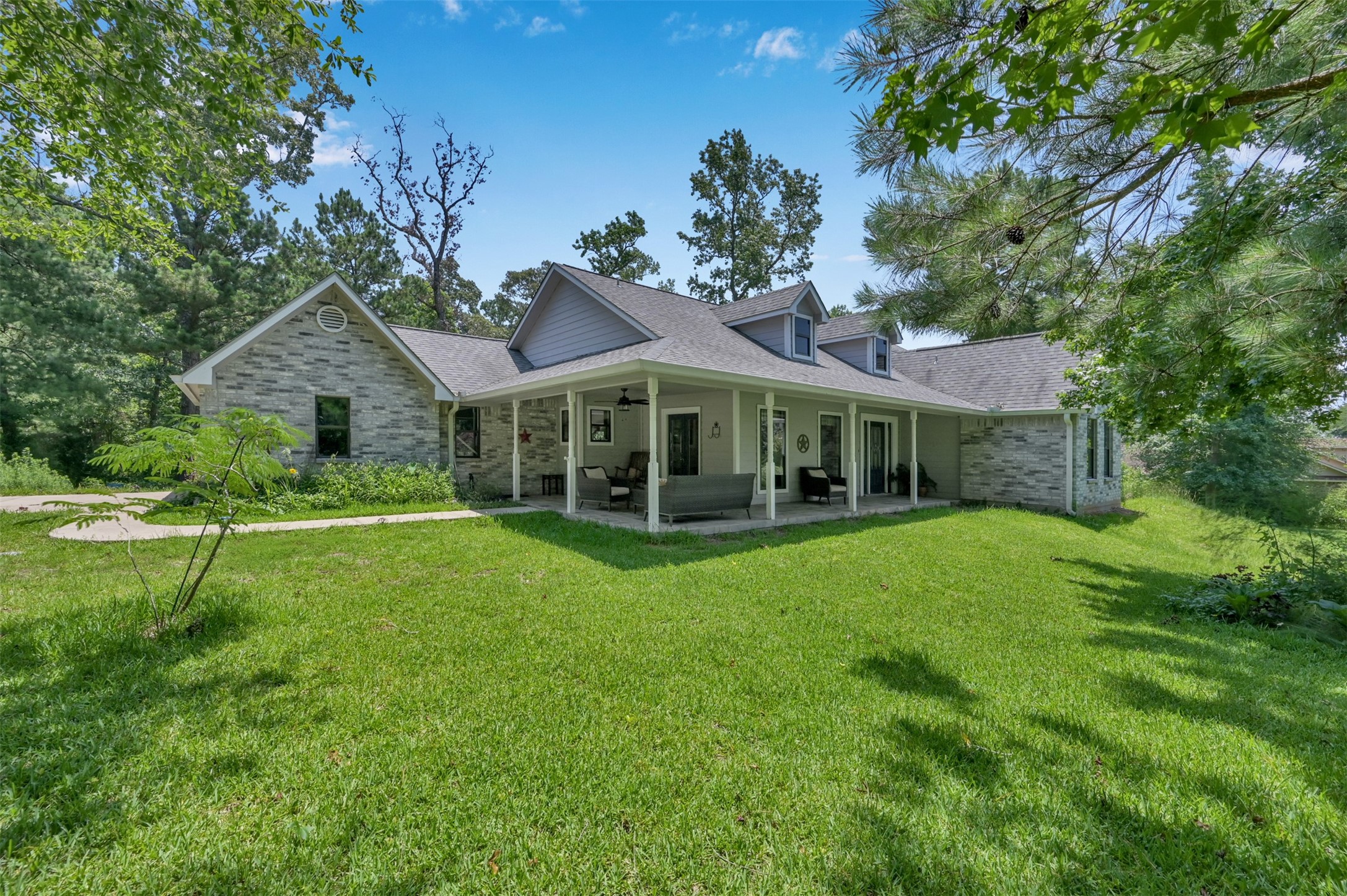 16 Brandenburg Lane Huntsville TX 77340