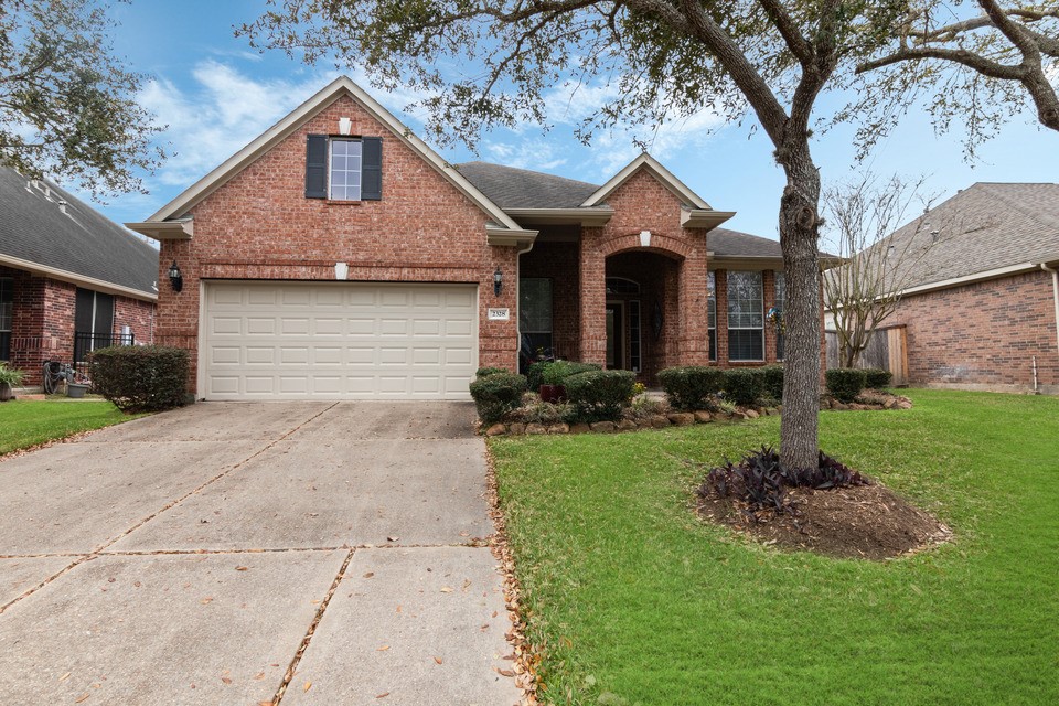2328 S Venice Drive Pearland TX 77581