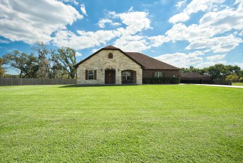 269 County Road 840 Angleton TX 77515