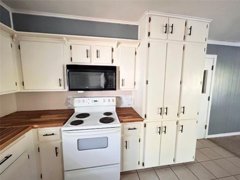 708 Myrtle Street Woodville TX 75979