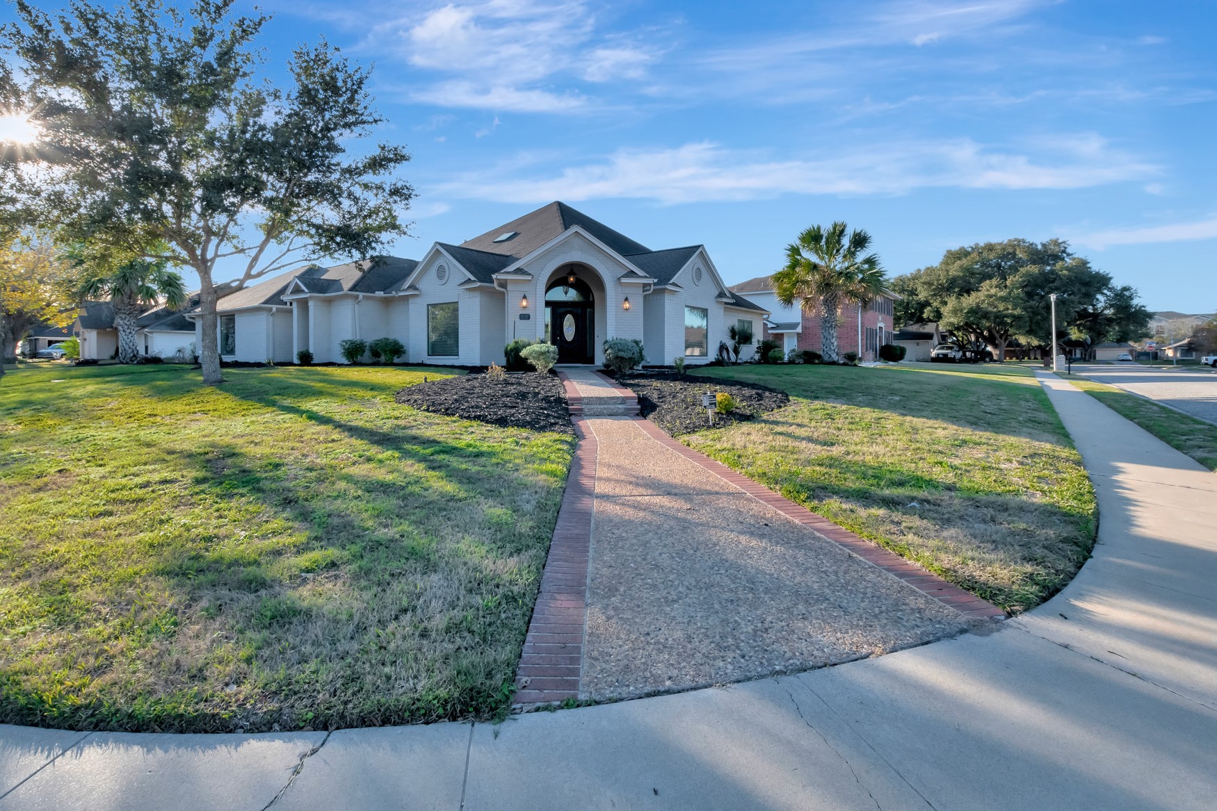602 Champions Row Victoria TX 77904