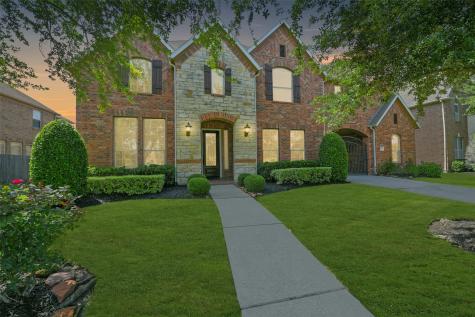 1008 Knoll Bridge Lane Friendswood TX 77546