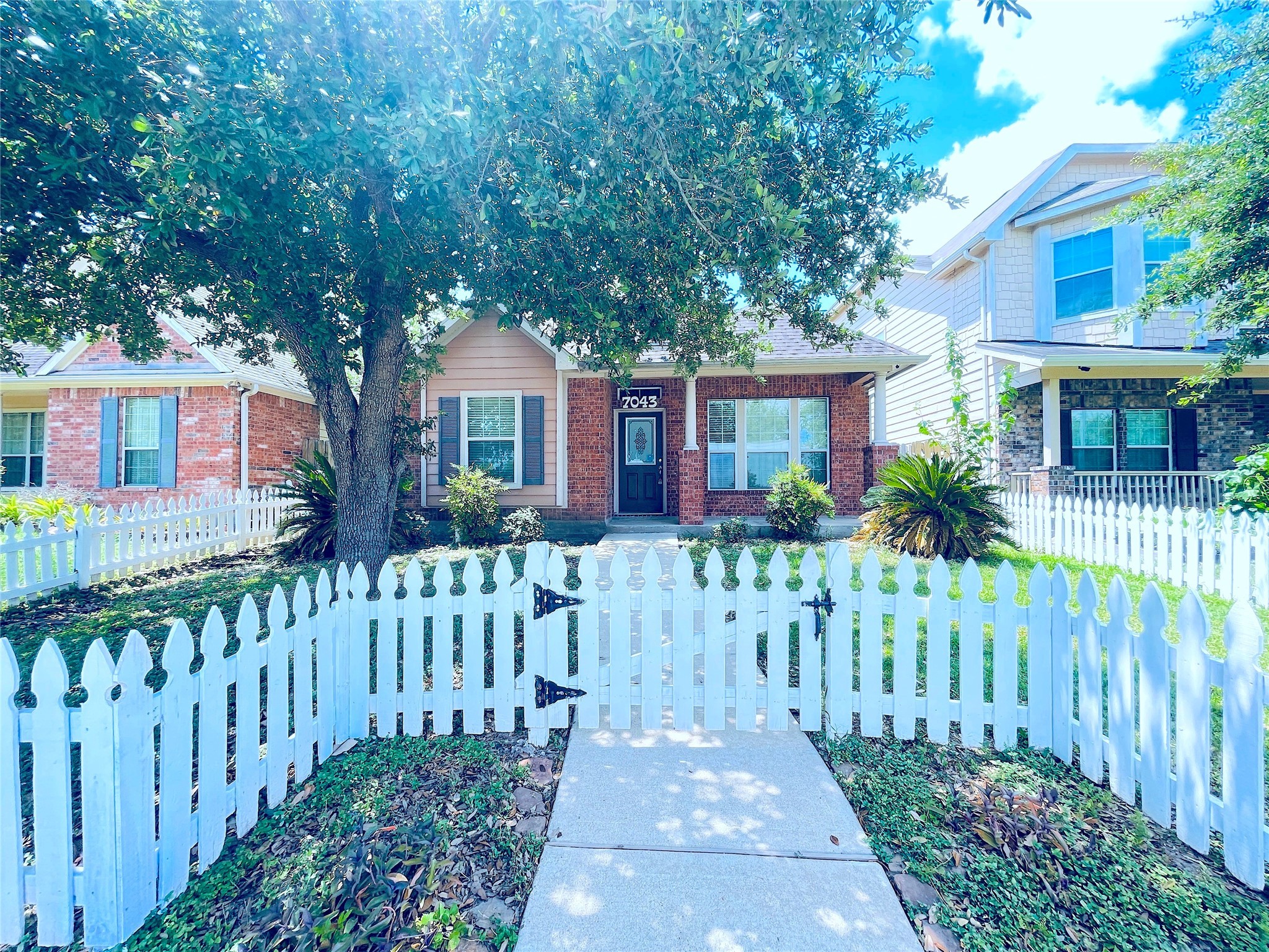 7043 Rancho Mission Drive Houston TX 77083
