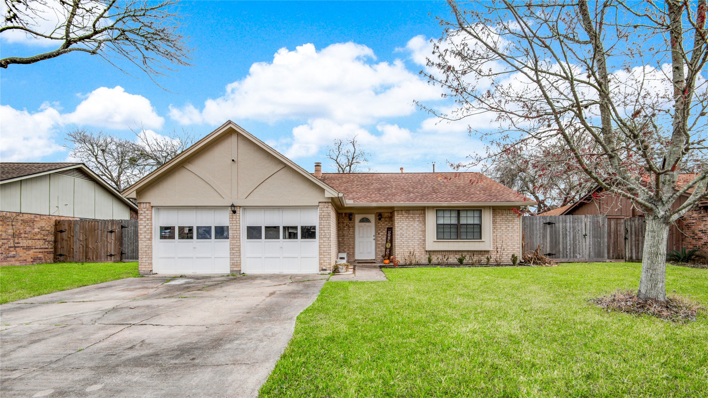 211 Silverbell Circle Lake Jackson TX 77566