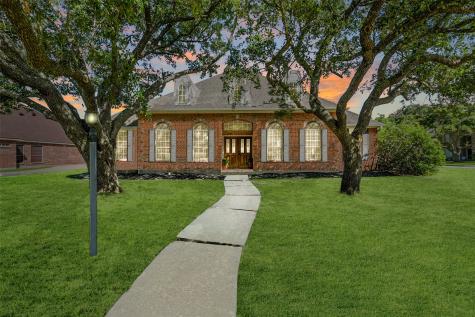 1217 Peregrine Drive Friendswood TX 77546
