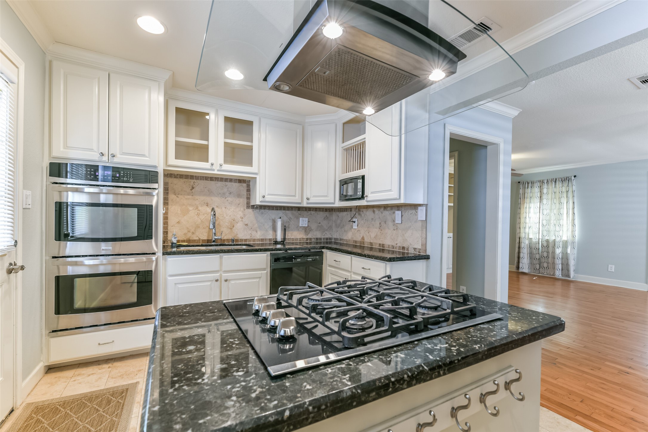 5520 Menard Avenue Galveston TX 77551