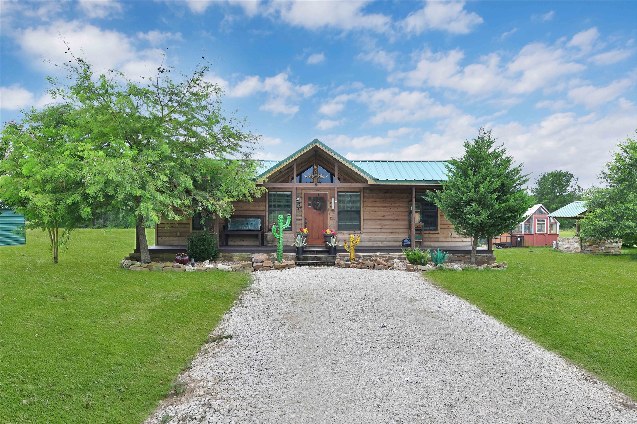 207 Betty Lou Livingston TX 77351