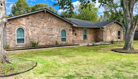 817 Cannan Drive Angleton TX 77515