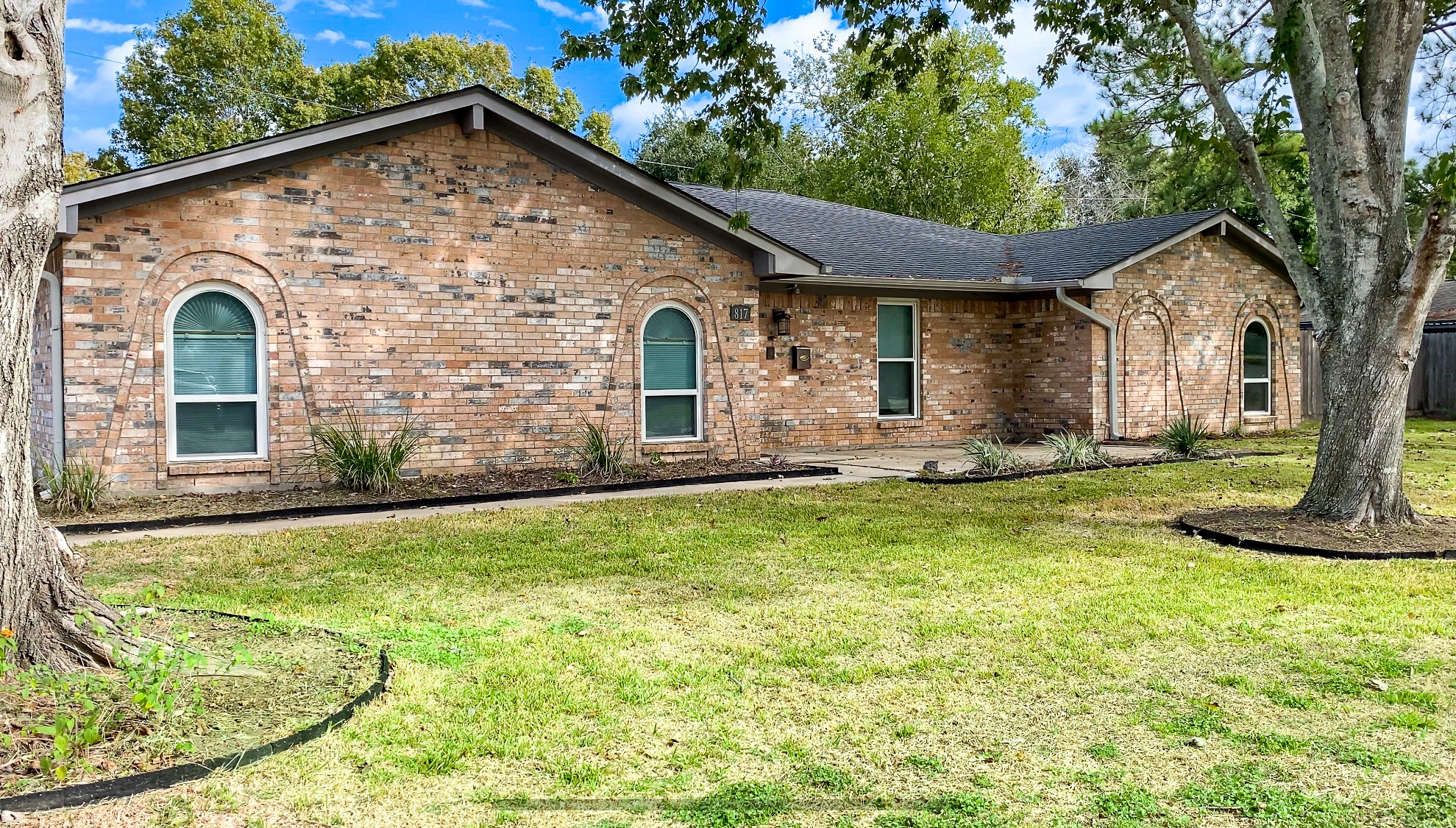 817 Cannan Drive Angleton TX 77515