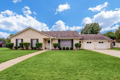 212 Meadow Lane Sealy TX 77474