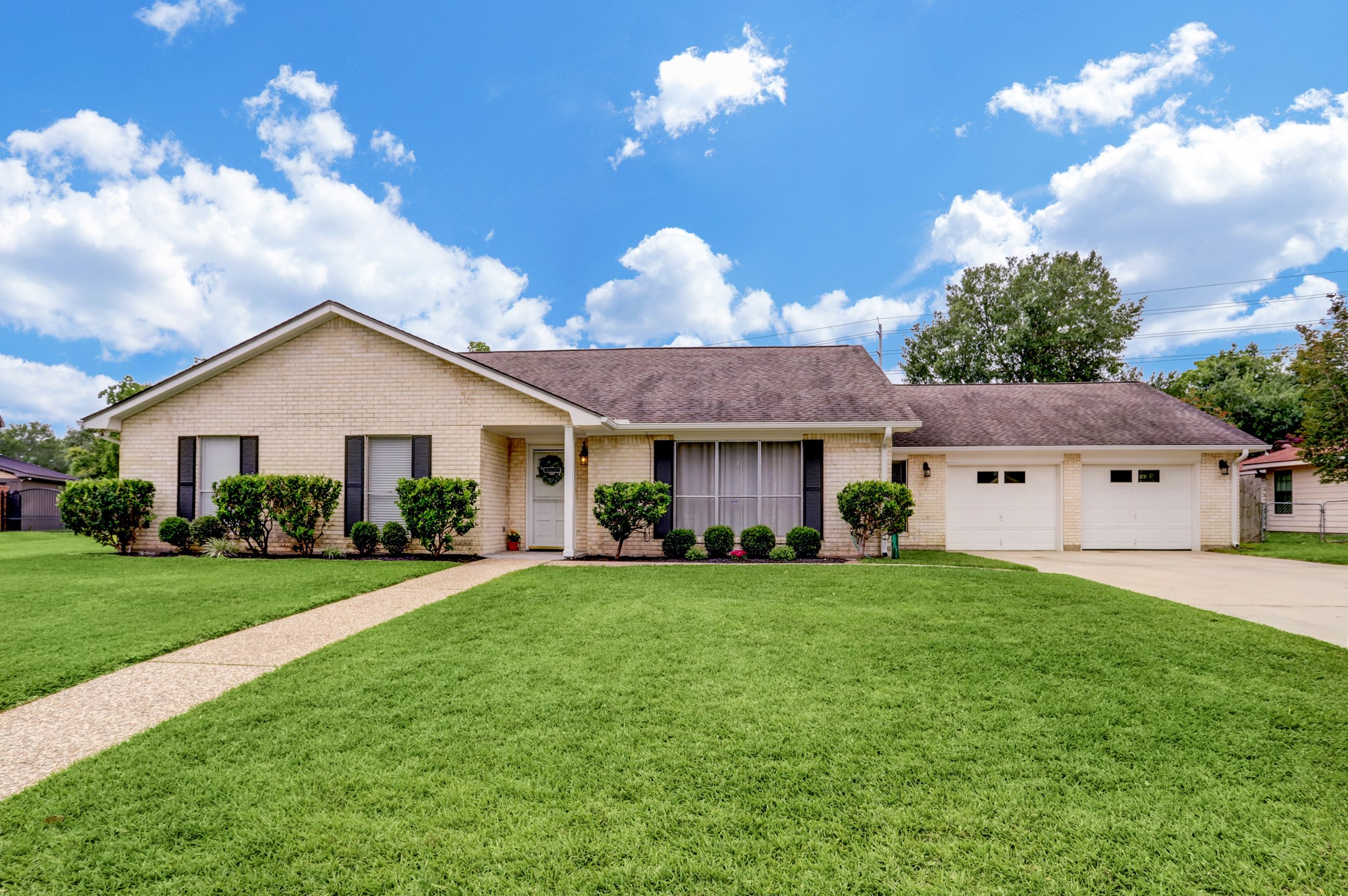 212 Meadow Lane Sealy TX 77474